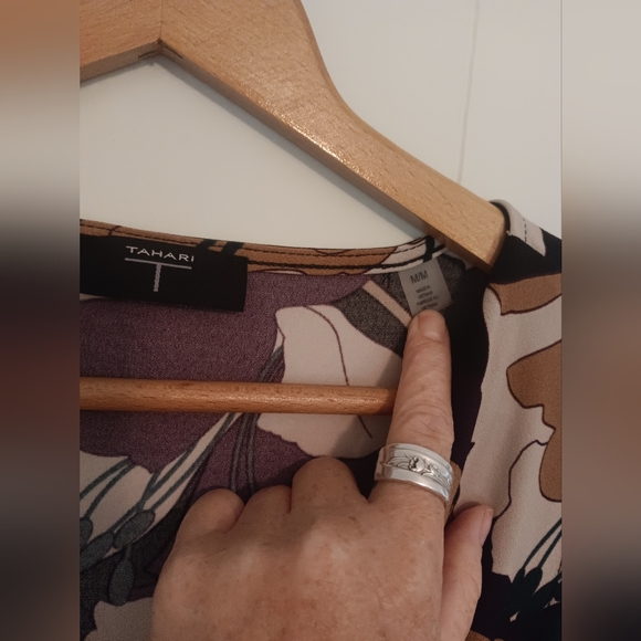 Tahari Medium floral print blouse tank - Picture 3 of 5